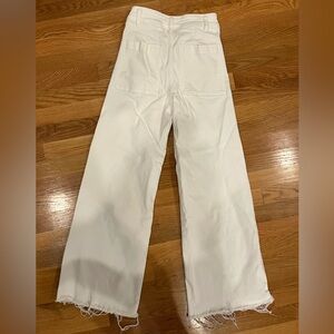 Zara cute wide leg jeans with unfinished hem. Size 4.